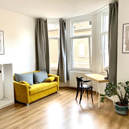 2 Rooms, Free Parking, 25 Min To Duesseldorf, 150 Mbps Wlan Duisburg Eksteriør bilde