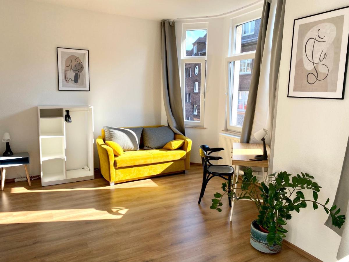 2 Rooms, Free Parking, 25 Min To Duesseldorf, 150 Mbps Wlan Duisburg Eksteriør bilde