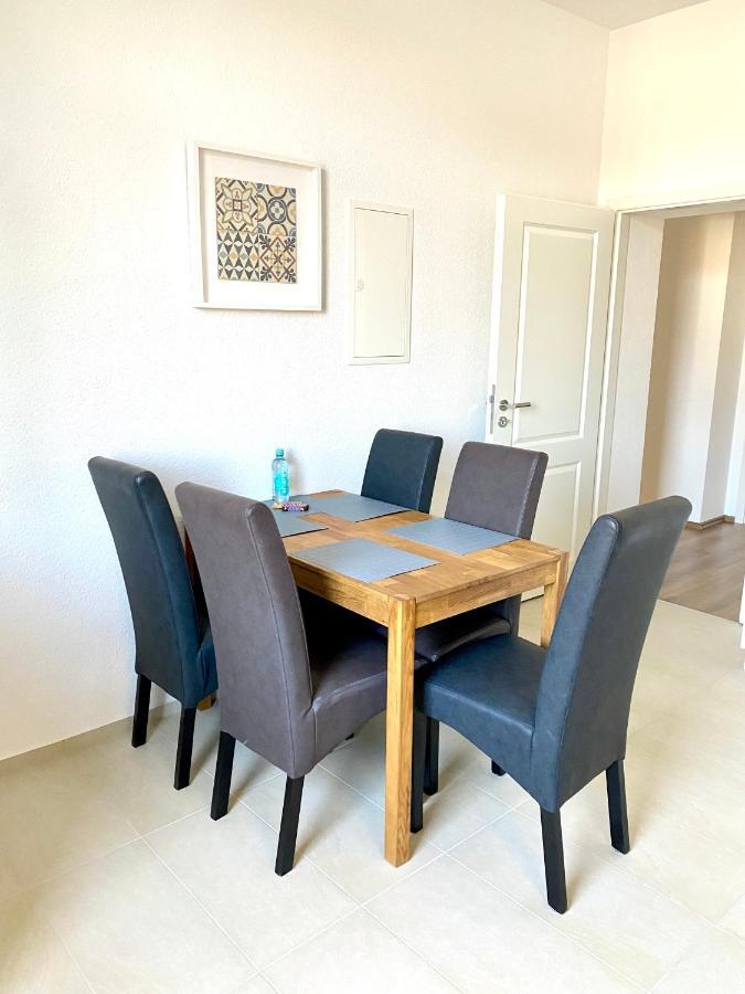 2 Rooms, Free Parking, 25 Min To Duesseldorf, 150 Mbps Wlan Duisburg Eksteriør bilde