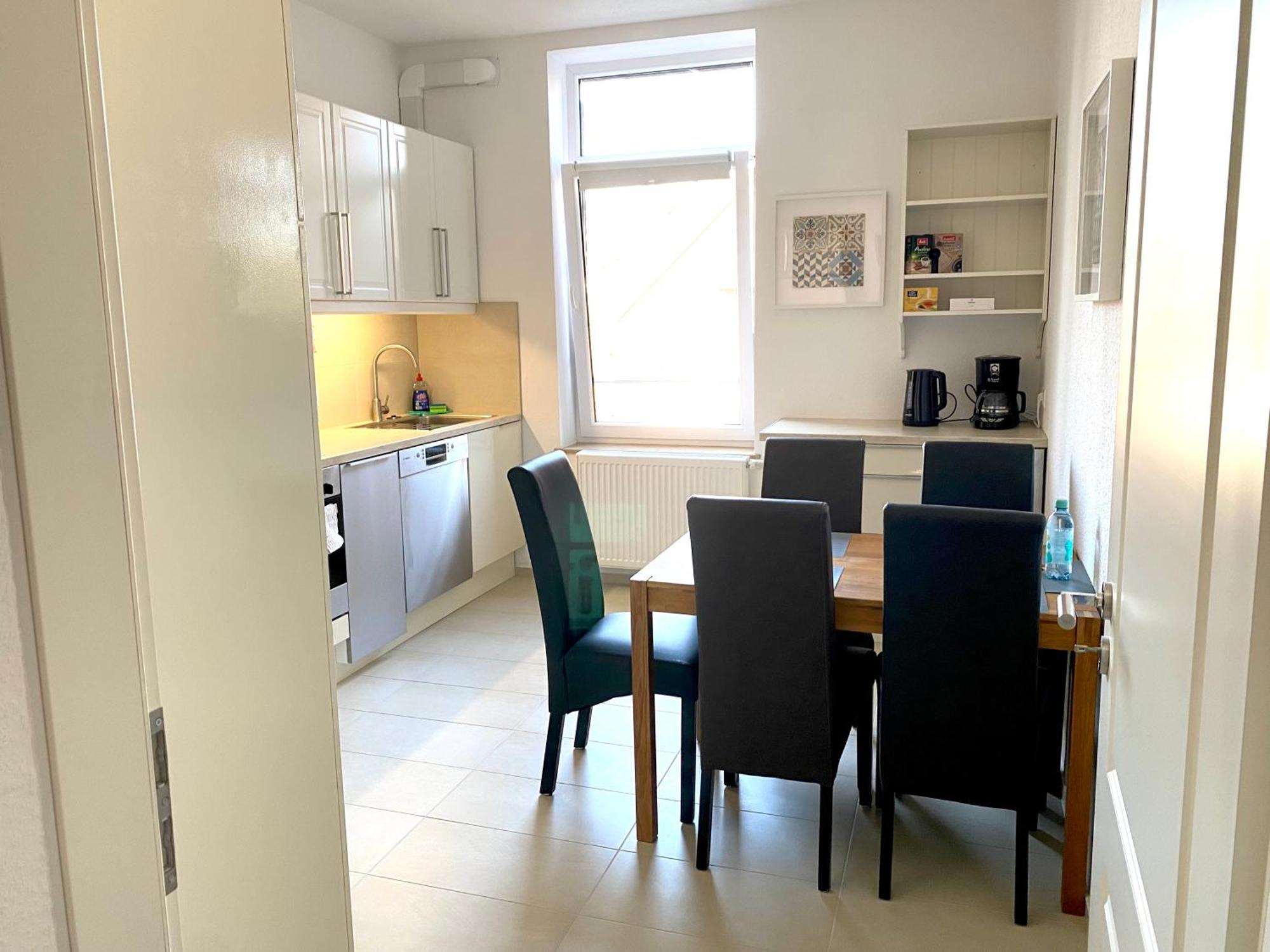 2 Rooms, Free Parking, 25 Min To Duesseldorf, 150 Mbps Wlan Duisburg Eksteriør bilde