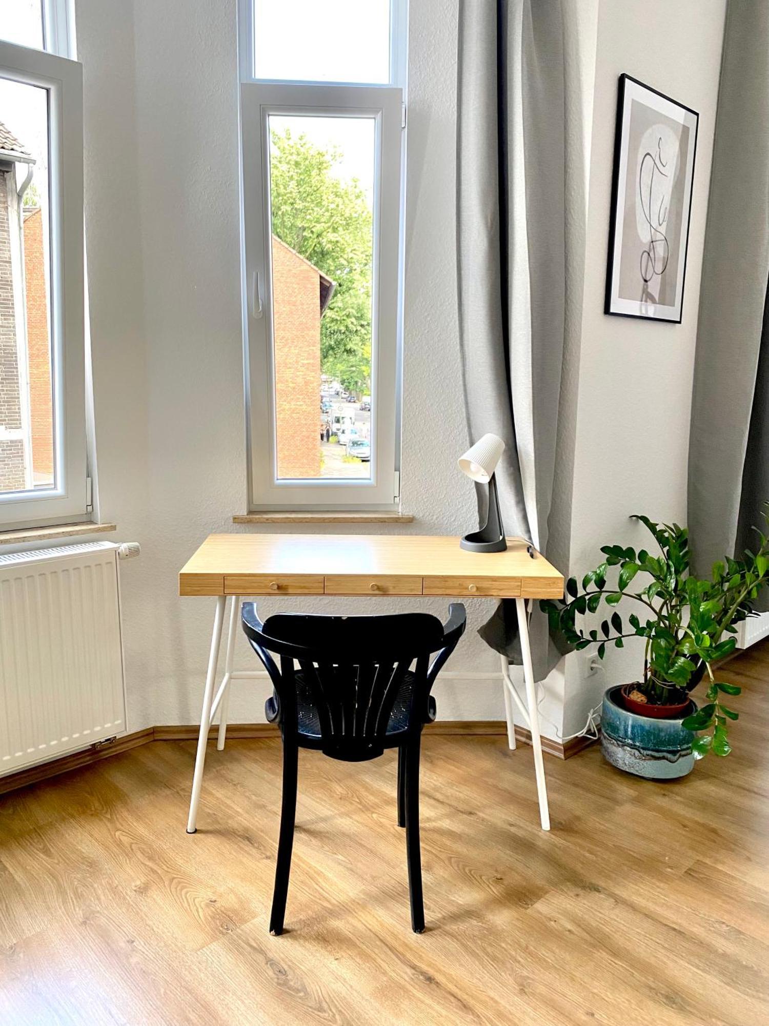 2 Rooms, Free Parking, 25 Min To Duesseldorf, 150 Mbps Wlan Duisburg Eksteriør bilde