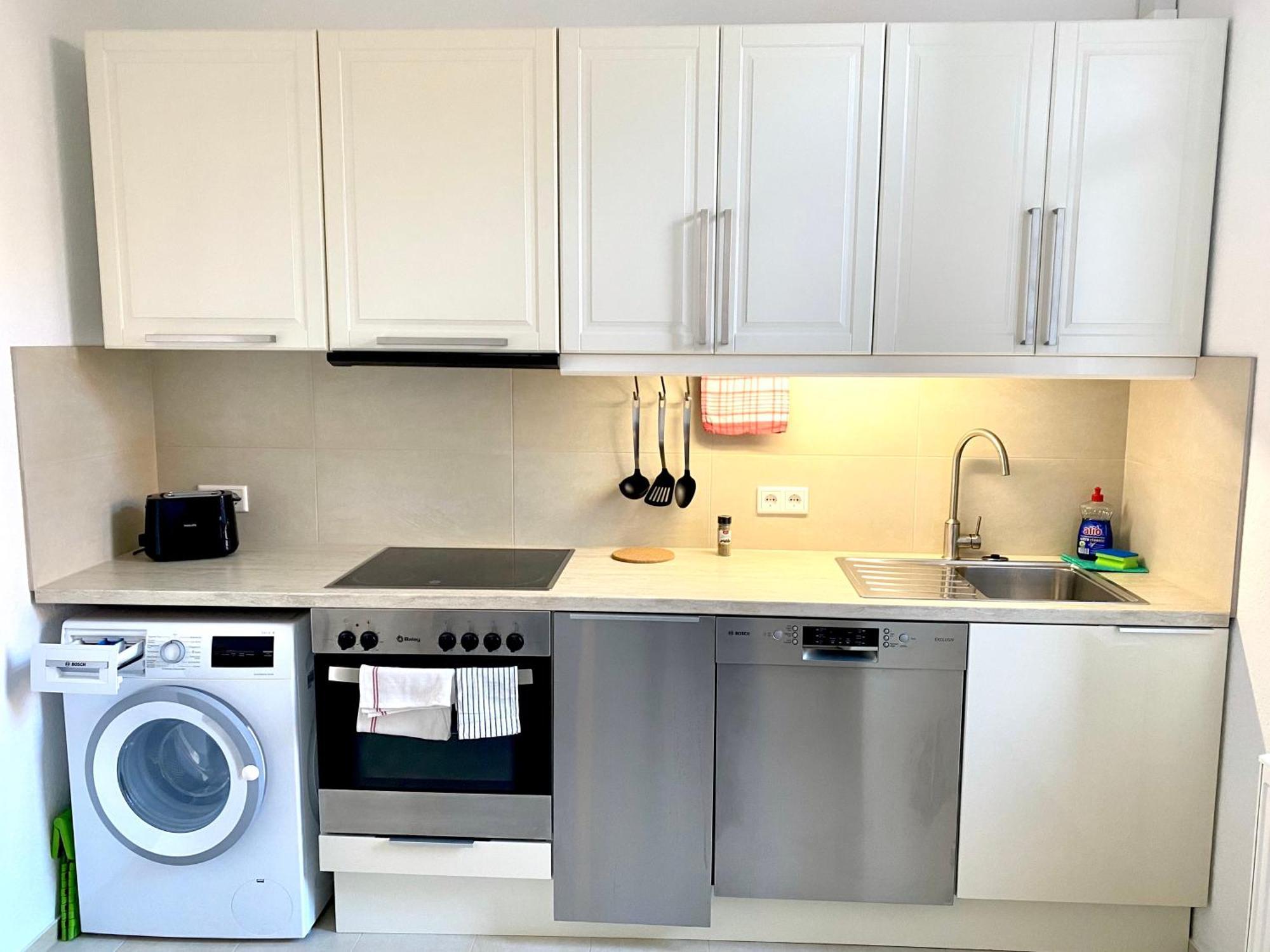 2 Rooms, Free Parking, 25 Min To Duesseldorf, 150 Mbps Wlan Duisburg Eksteriør bilde
